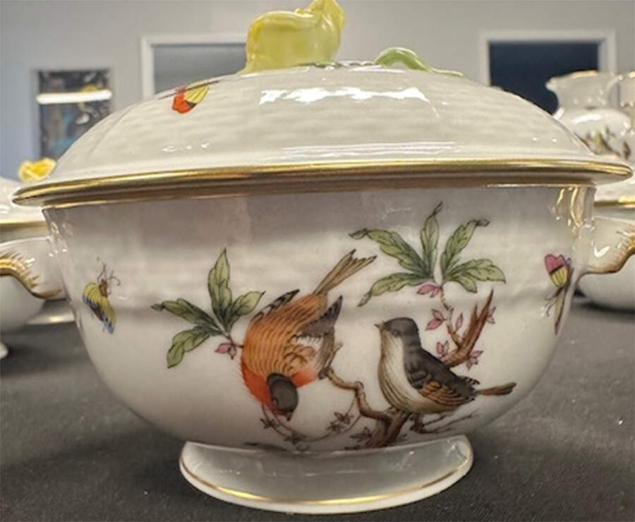 Rothschild Bird (RO) Cream Soup Bowl & Lid Set by Herend-1