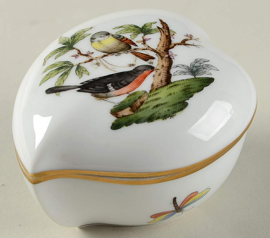 Rothschild Bird (RO) 3" Heart Shape Bon Bon & Lid by Herend-1