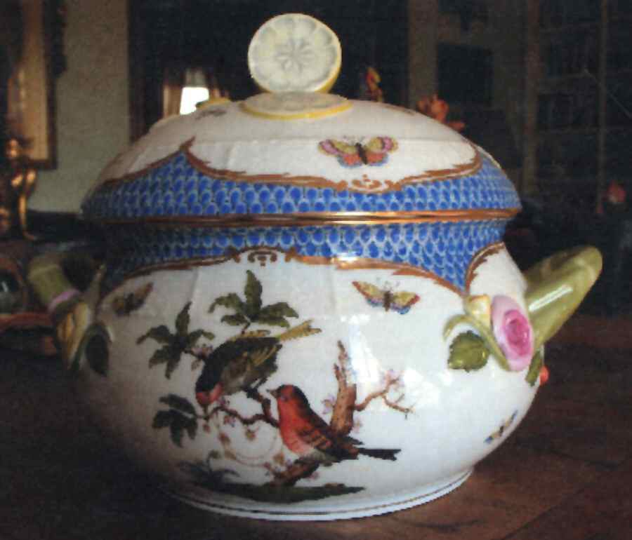 Rothschild Bird Blue Border (ROE ROEB) Bean Pot & Lid by Herend-1