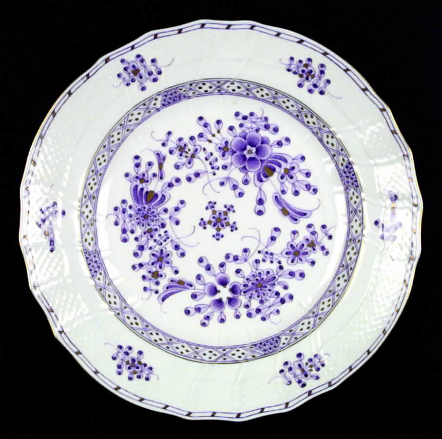 Waldstein Lilac Dinner Plate by Herend-1