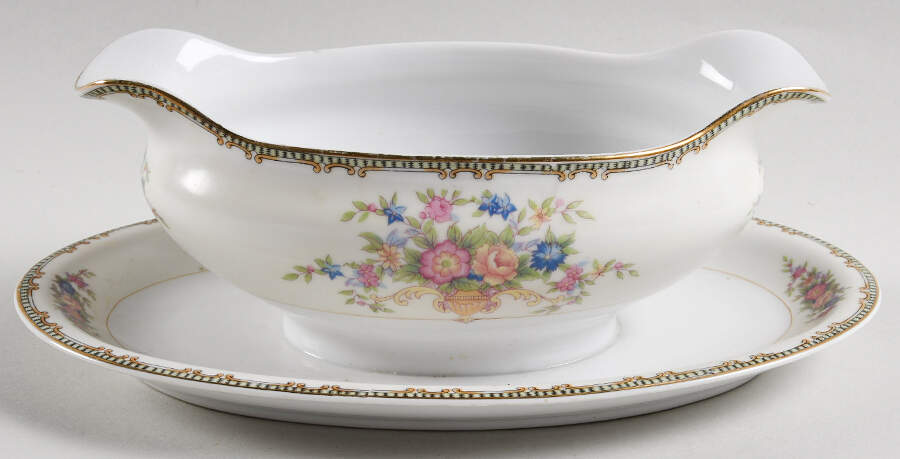 HIN2 Gravy Boat with Attached Underplate by The Hinode-1