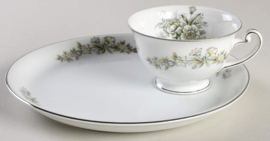 Jeanette Snack Plate & Cup Set by Hira China-1