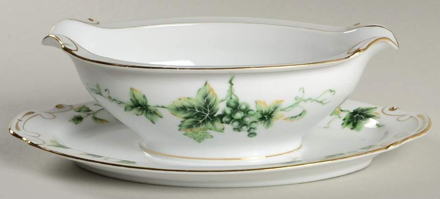 Virginia Gravy Boat with Attached Underplate by Hira China-1