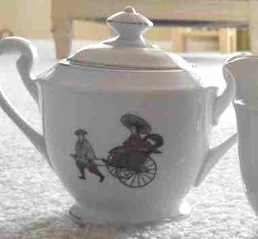 9501 Sugar Bowl & Lid by Hakusan-1