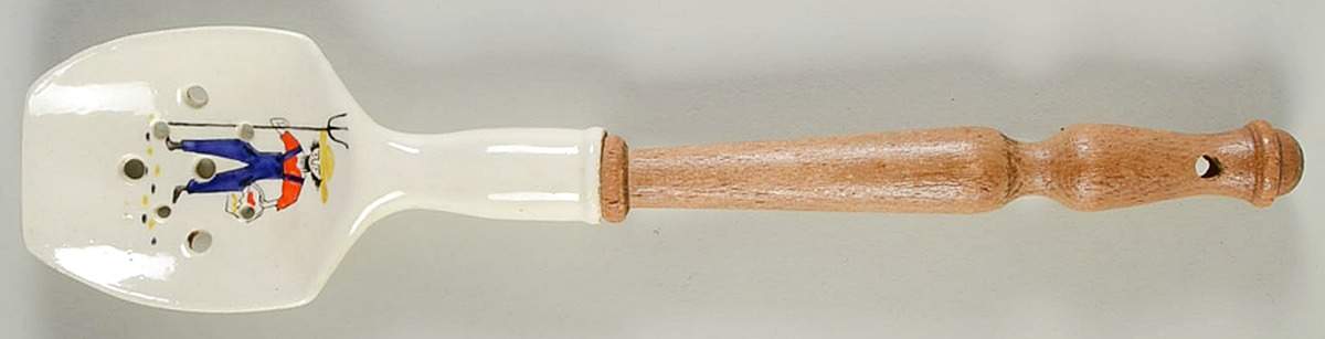 American Provincial Pipkin Strainer by Homer Laughlin -1