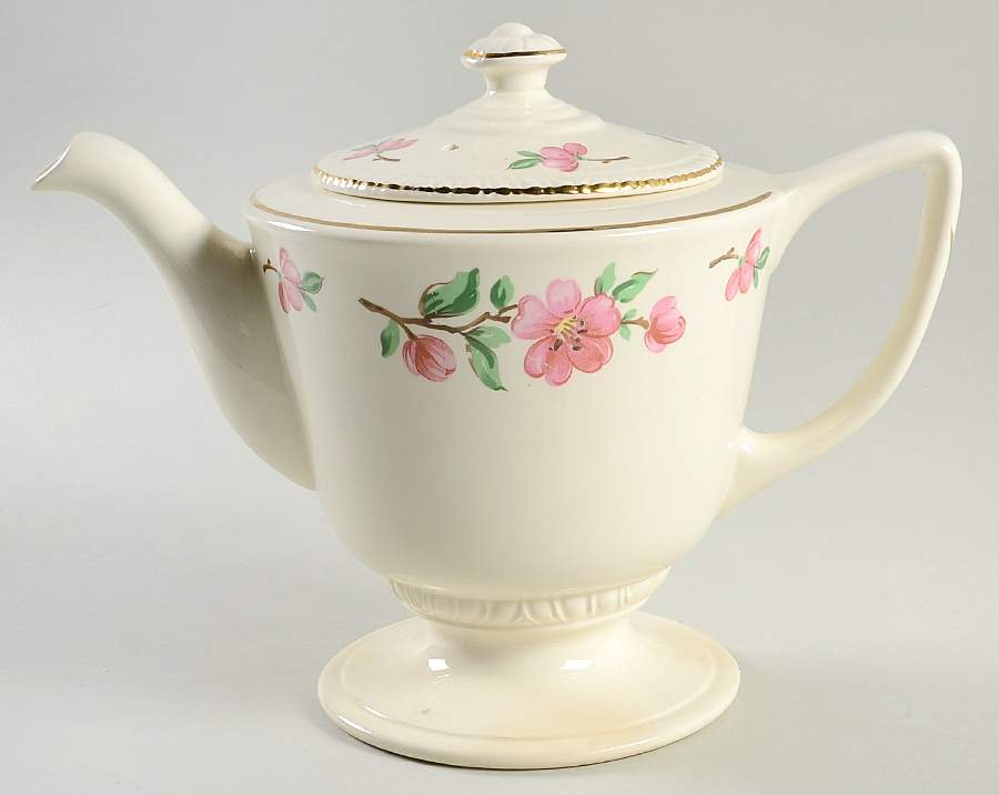 Apple Blossom (Liberty) Teapot & Lid by Homer Laughlin -1