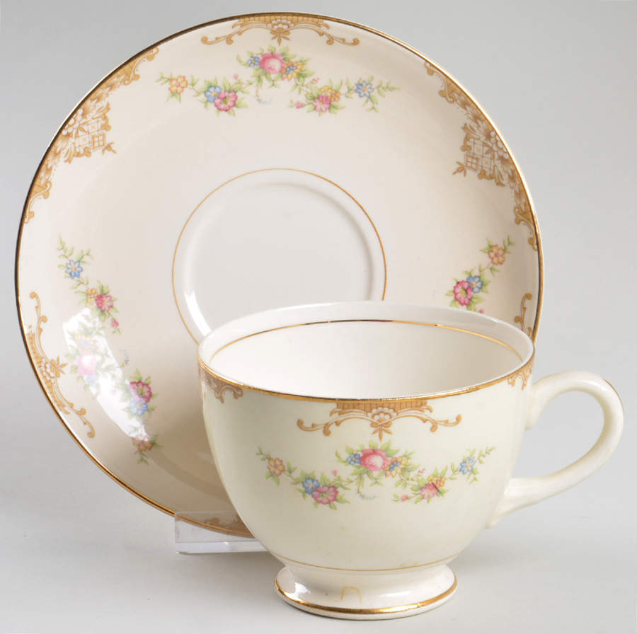 Aristocrat Footed Cup & Saucer Set by Homer Laughlin -1