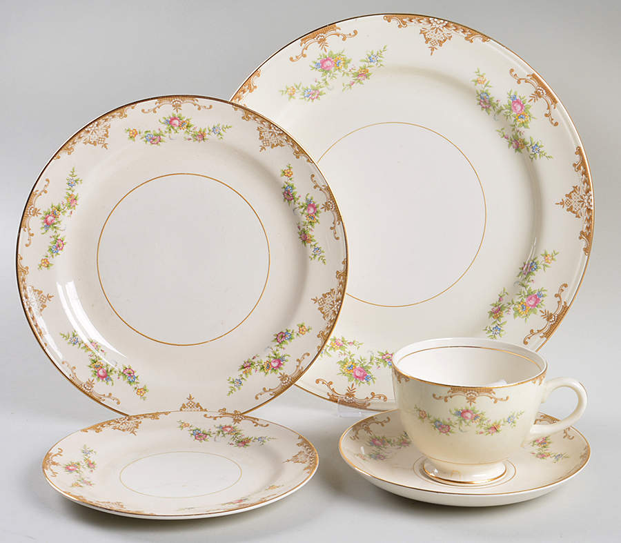 Aristocrat 5 Piece Place Setting by Homer Laughlin -1