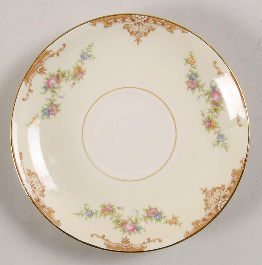 Aristocrat Saucer by Homer Laughlin -1