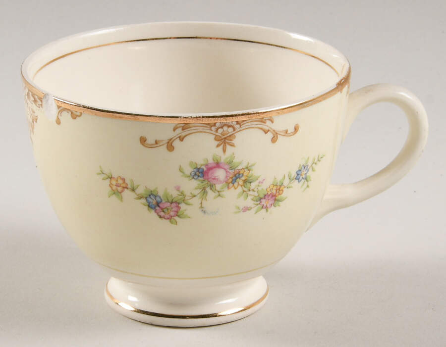 Aristocrat Footed Cup by Homer Laughlin -1