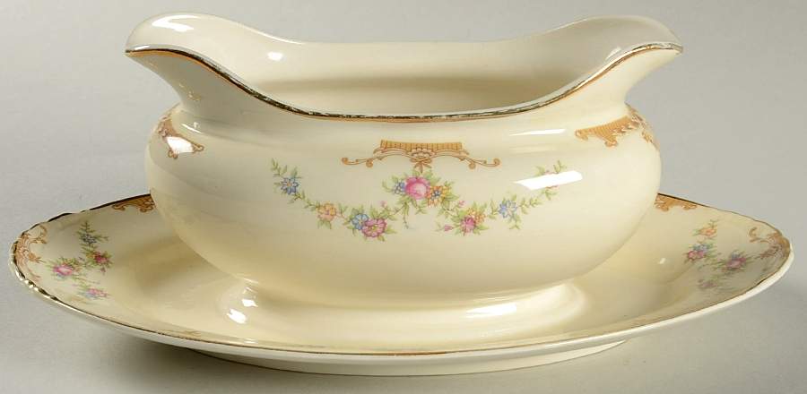 Aristocrat Gravy Boat with Attached Underplate by Homer Laughlin -1