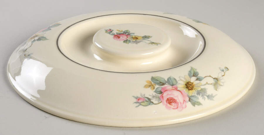 Armand (Virginia Rose Shape) Lid for Round Vegetable by Homer Laughlin -1