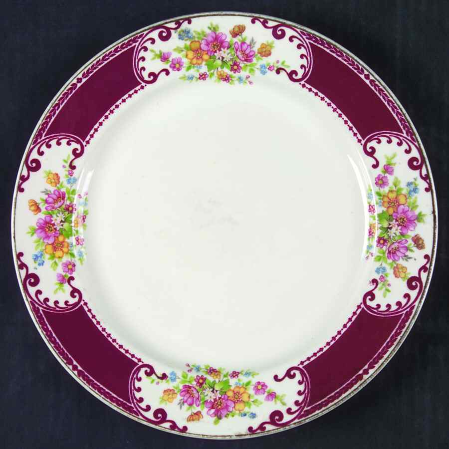 B1315 (Gold Trim) Luncheon Plate by Homer Laughlin -1