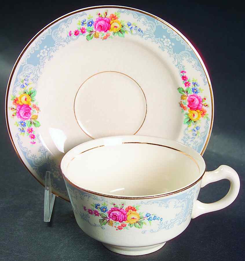 B1323 Flat Cup & Saucer Set by Homer Laughlin -1