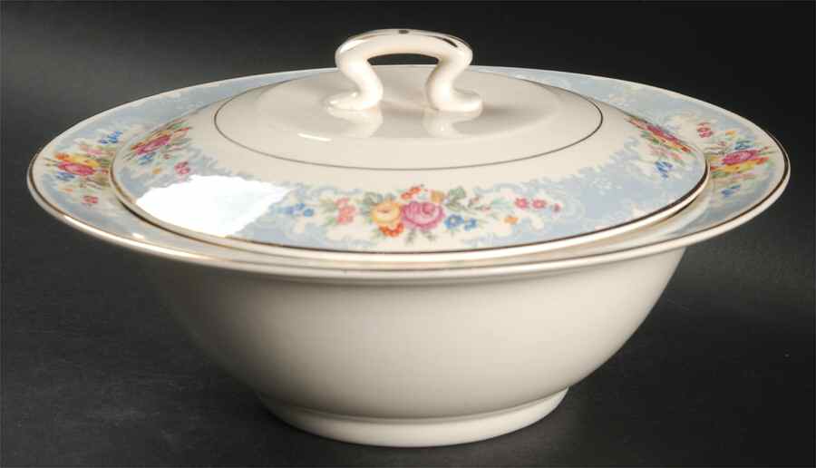B1323 Round Covered Vegetable by Homer Laughlin -1