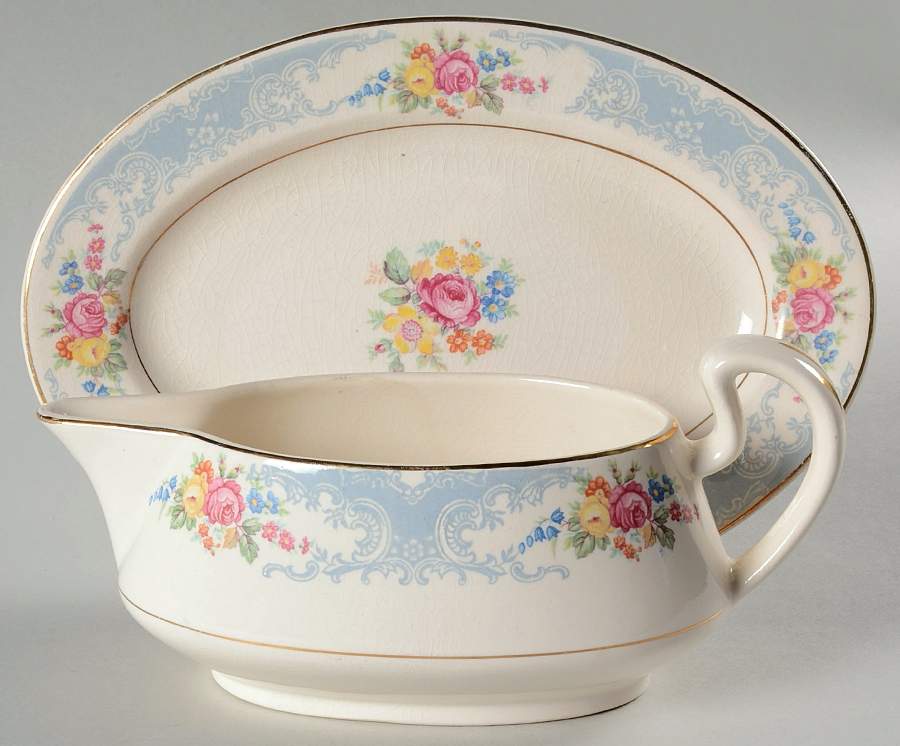 B1323 Gravy Boat & Underplate by Homer Laughlin -1