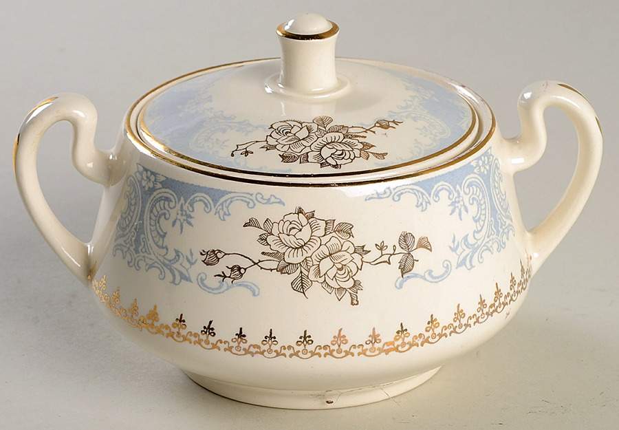 Royal Splendor Sugar Bowl & Lid by Homer Laughlin -1