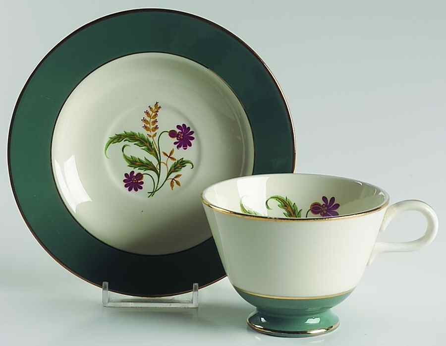 Berkshire Footed Cup & Saucer Set by Homer Laughlin -1