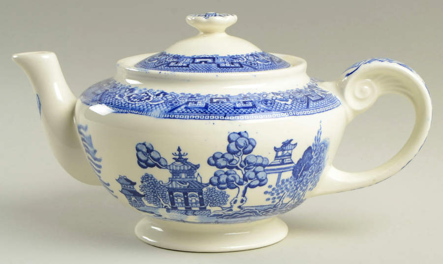 Blue Willow Teapot & Lid by Homer Laughlin -1