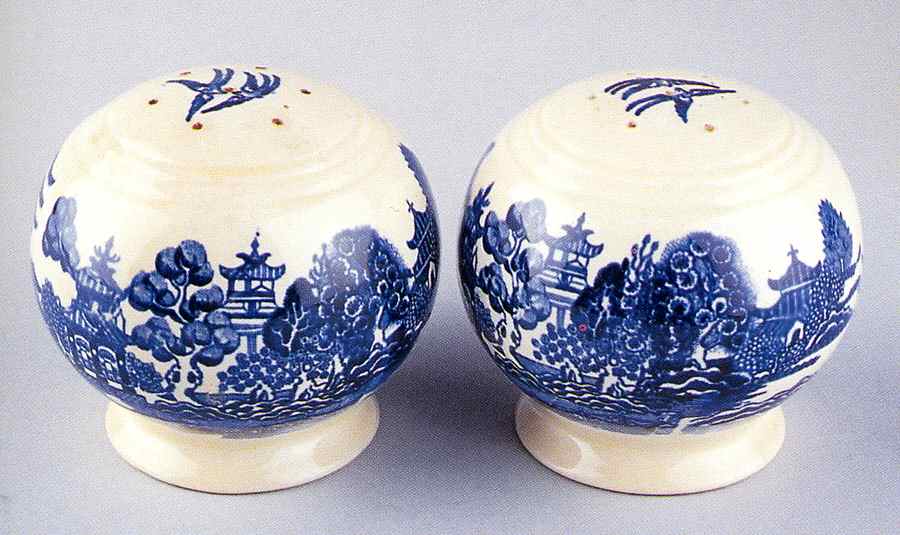 Blue Willow Salt & Pepper Set by Homer Laughlin -1