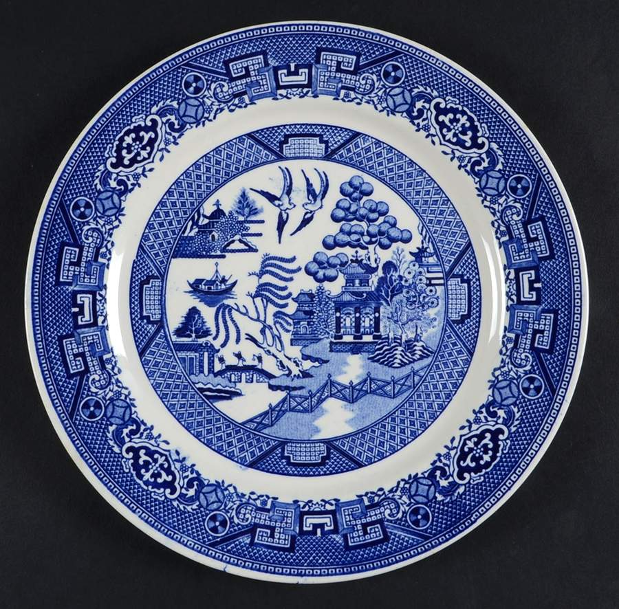 Blue Willow Luncheon Plate by Homer Laughlin -1