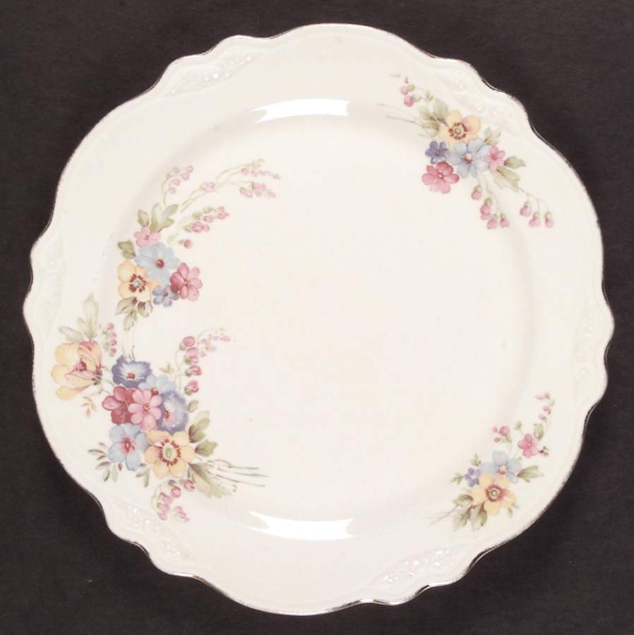 Bouquet Luncheon Plate by Homer Laughlin -1