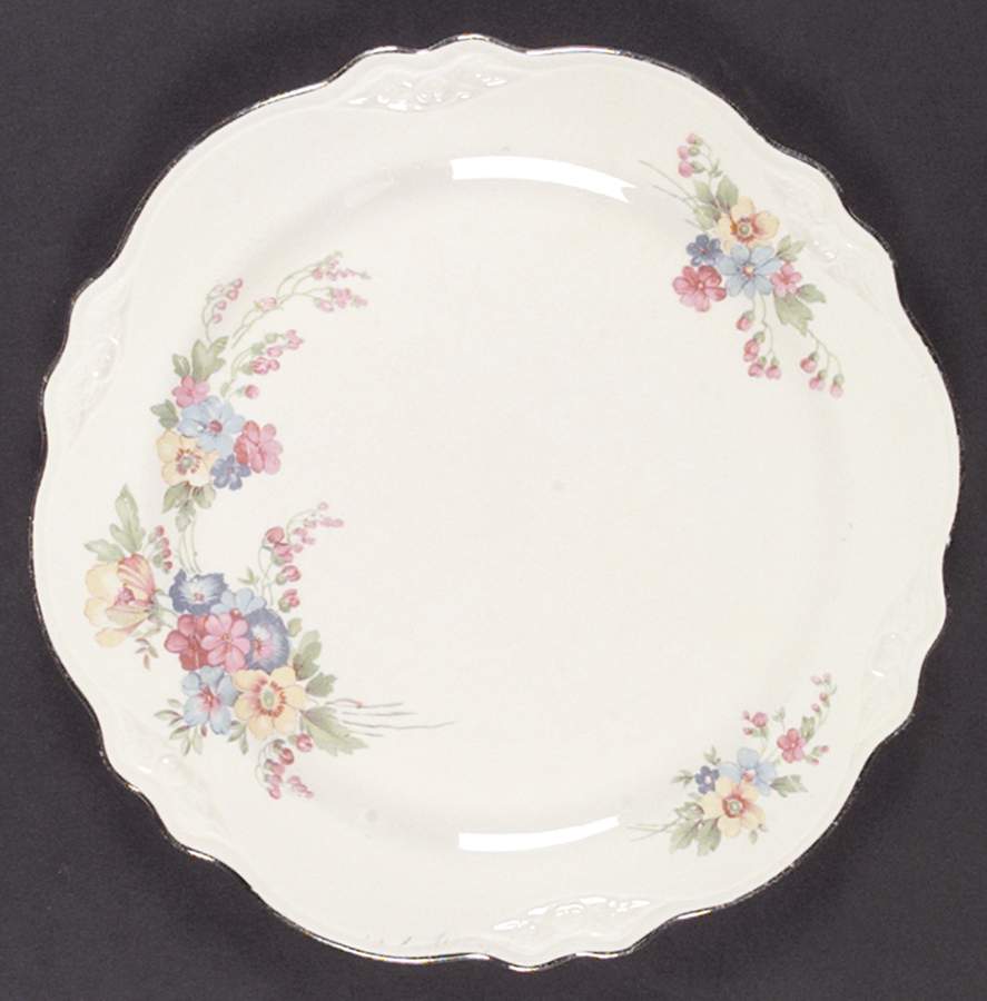 Bouquet Dinner Plate by Homer Laughlin -1