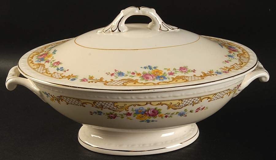 Briarcliffe (G3385) Oval Covered Vegetable by Homer Laughlin -1