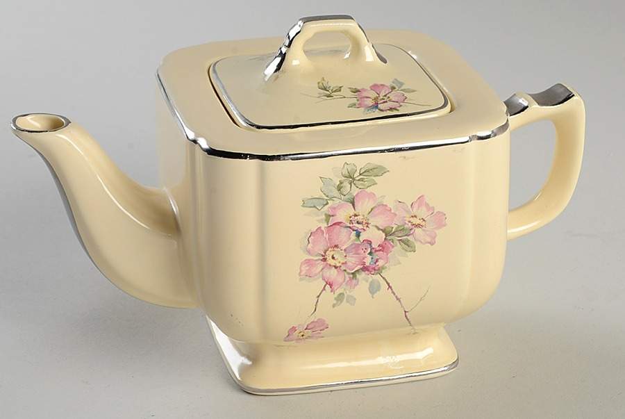 Briar Rose Teapot & Lid by Homer Laughlin -1
