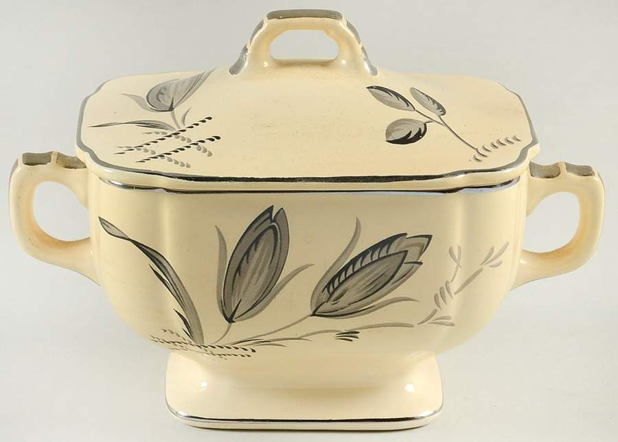 C24 Sugar Bowl & Lid by Homer Laughlin -1