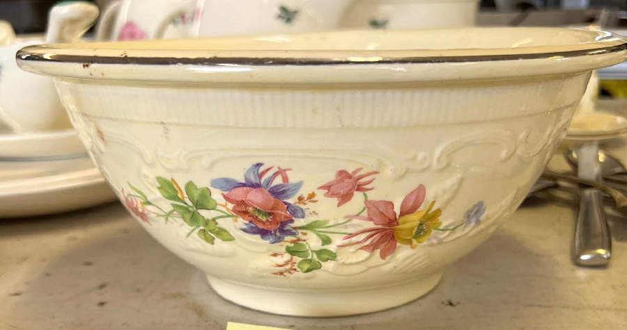 Columbines 9" Mixing Bowl by Homer Laughlin -1