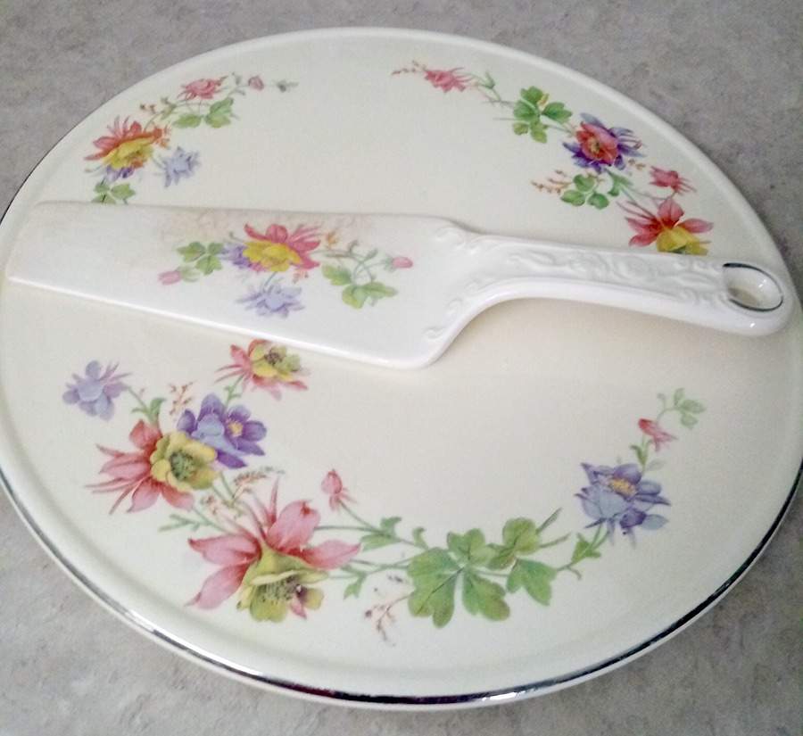Columbines Cake Plate by Homer Laughlin -1
