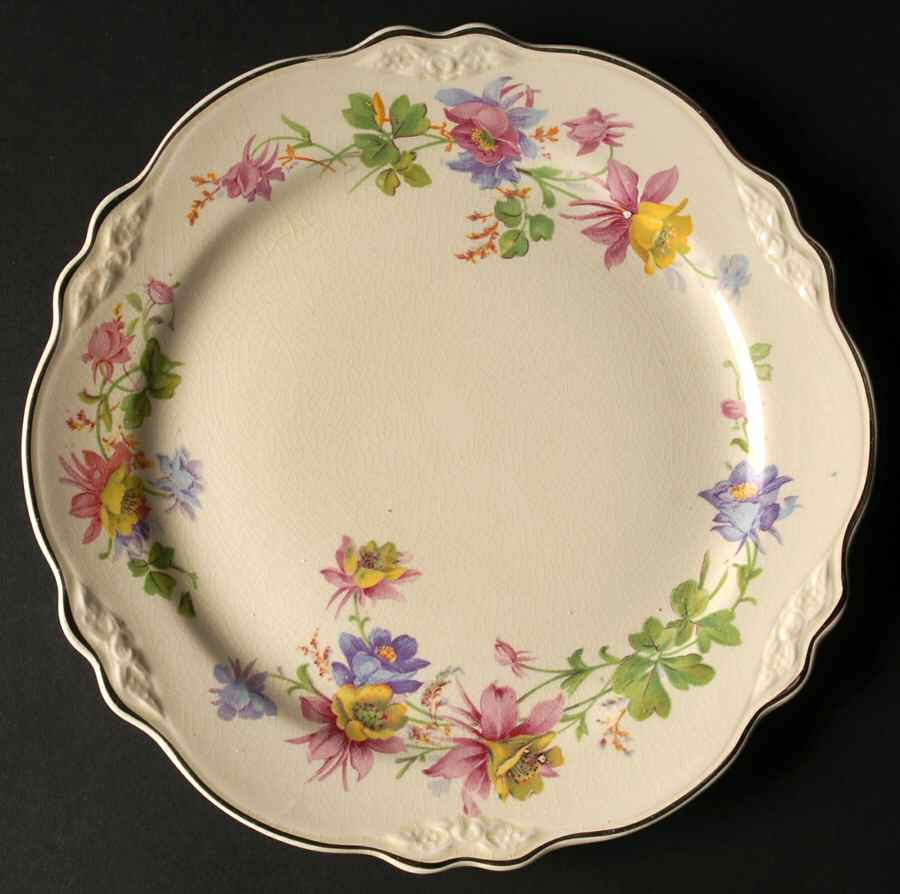 Columbines Luncheon Plate by Homer Laughlin -1