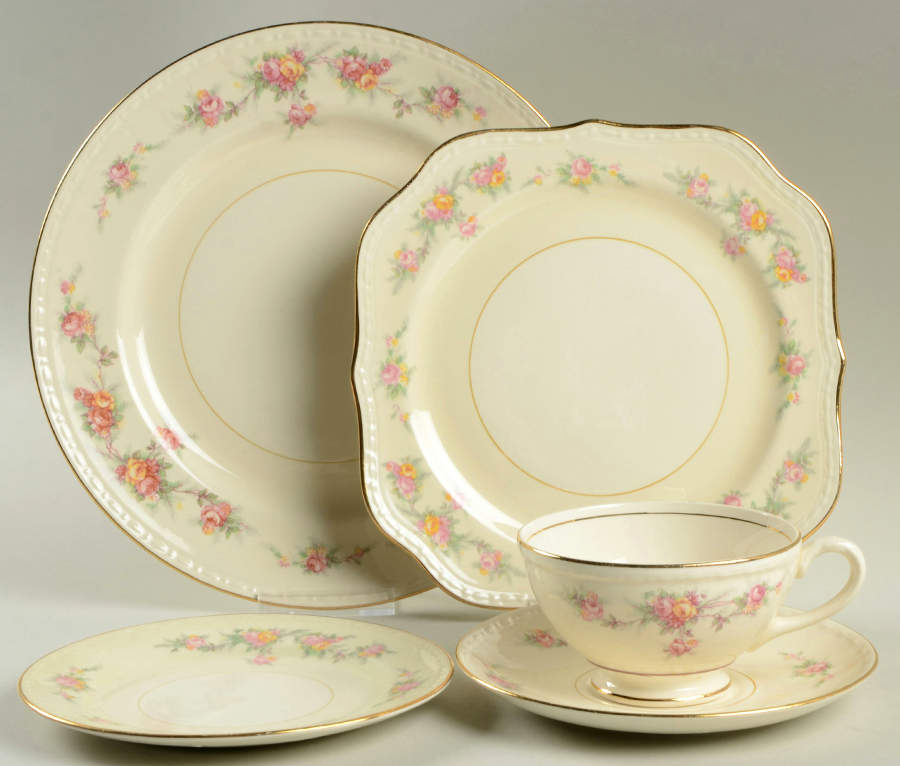Countess 40 Piece Estate Set by Homer Laughlin -1