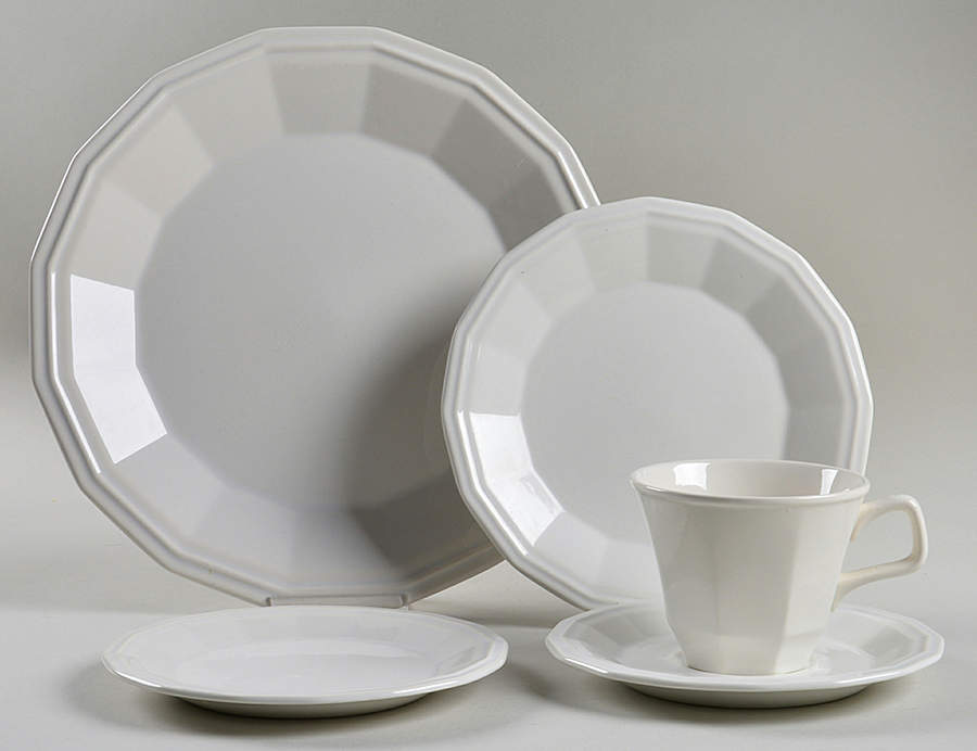 Colonial White 5 Piece Place Setting by Homer Laughlin -1