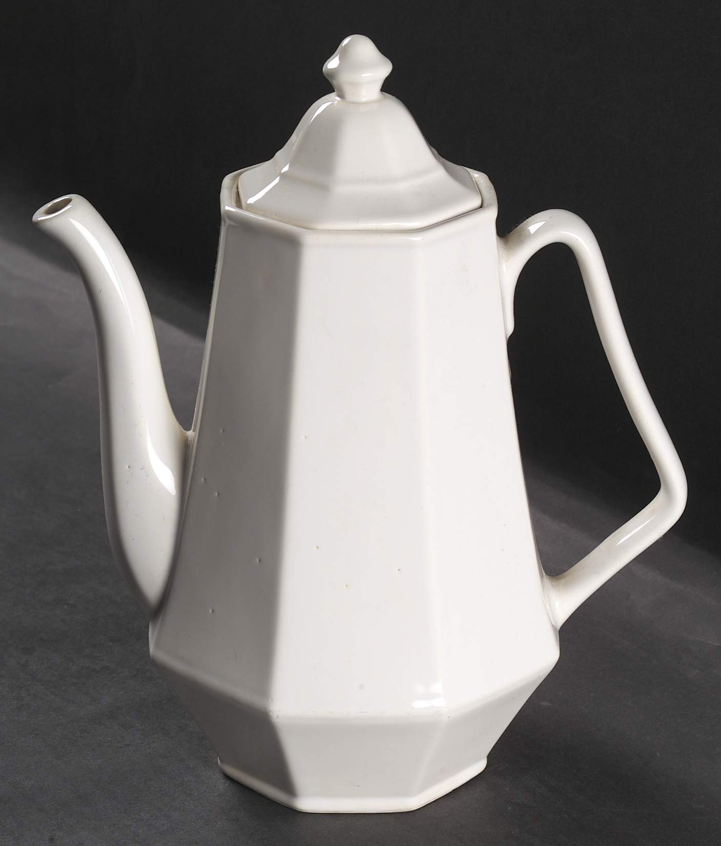 Colonial White Coffee Pot & Lid by Homer Laughlin -1