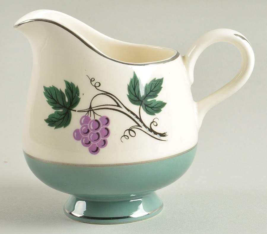 CV1 Creamer by Homer Laughlin -1