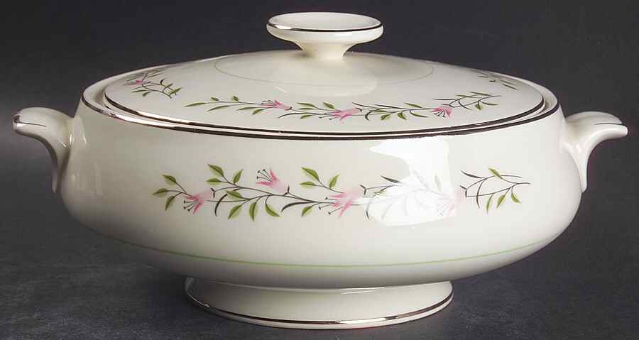 CV72 Round Covered Vegetable by Homer Laughlin -1
