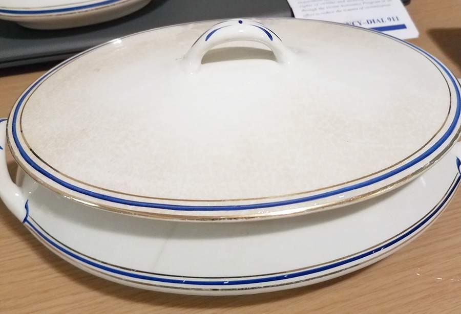 E9203 Oval Covered Vegetable by Homer Laughlin -1