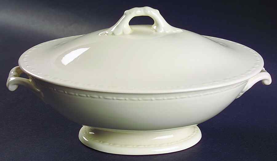 Eggshell Georgian (Also A Shape) Oval Covered Vegetable by Homer Laughlin -1