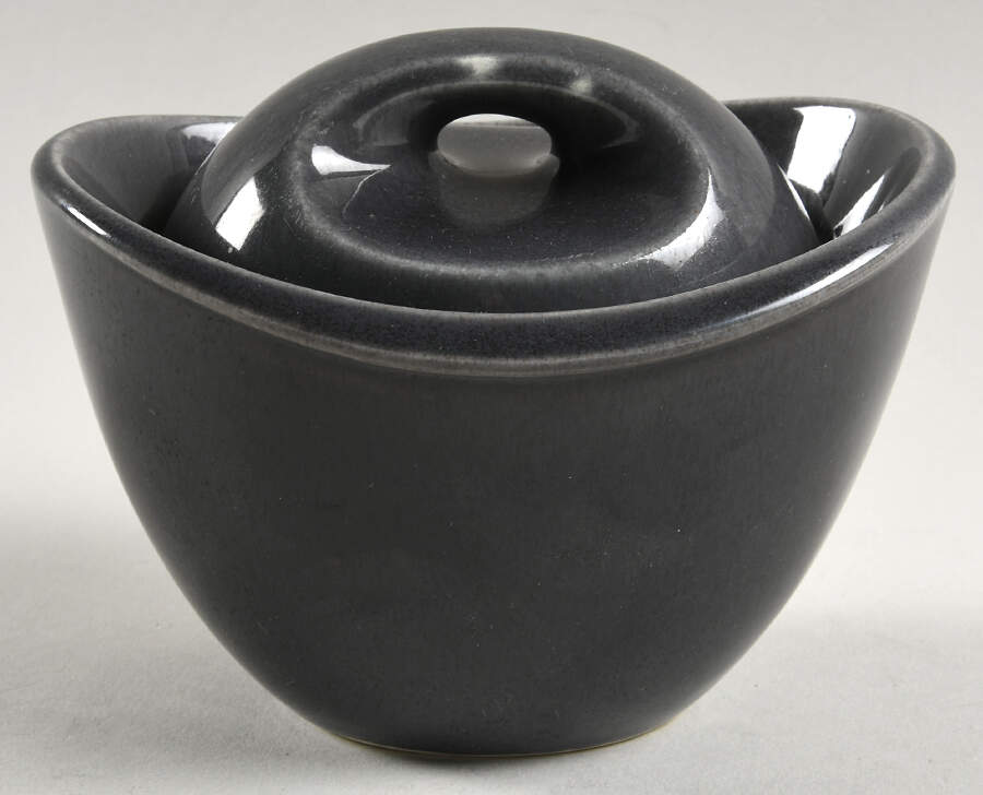 Epicure Charcoal Grey Sugar Bowl & Lid by Homer Laughlin -1