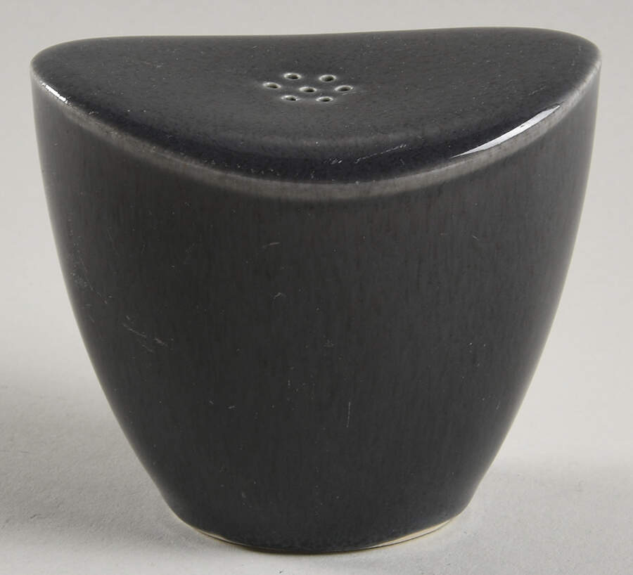 Epicure Charcoal Grey Pepper Shaker by Homer Laughlin -1