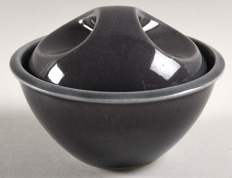 Epicure Charcoal Grey Individual Casserole & Lid by Homer Laughlin -1