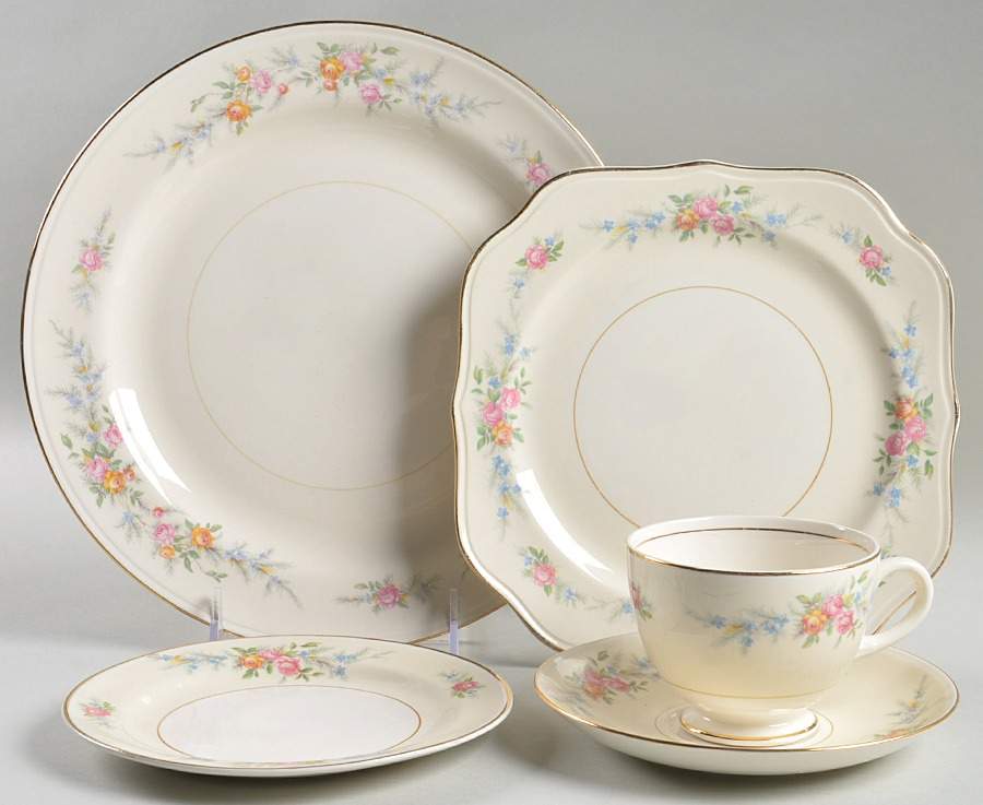 Ferndale 40 Piece Estate Set by Homer Laughlin -1