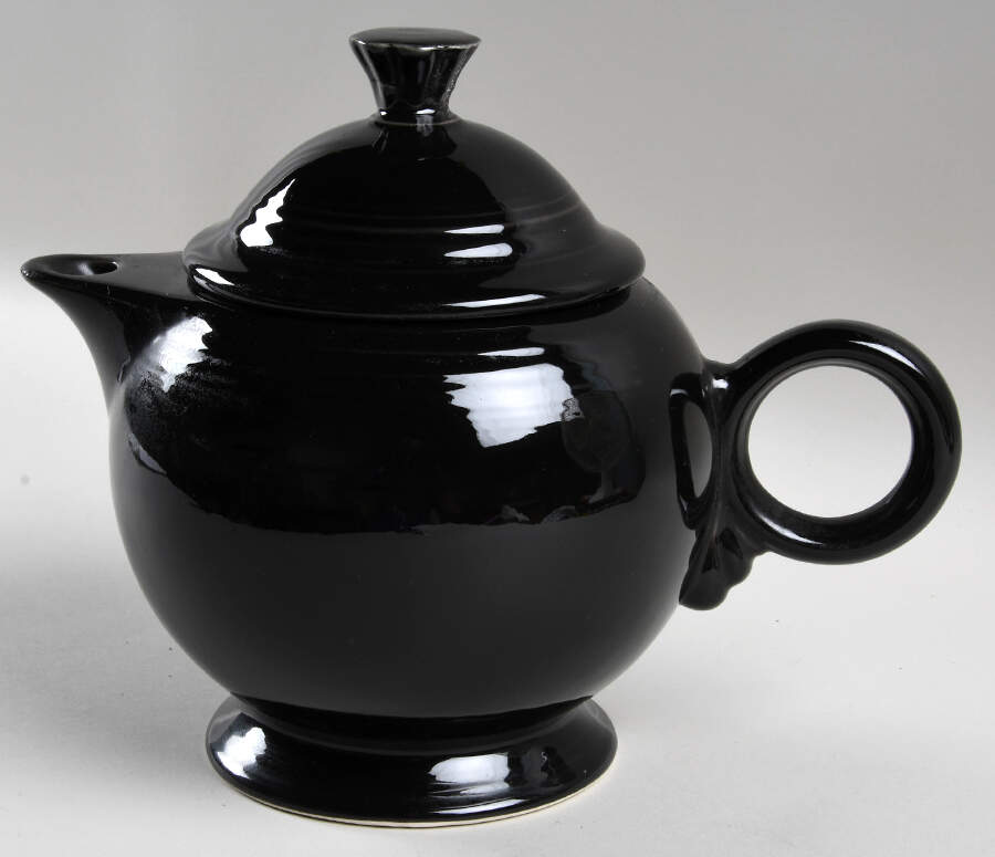 Fiesta Black (Intro 1986) Teapot & Lid by Homer Laughlin -1