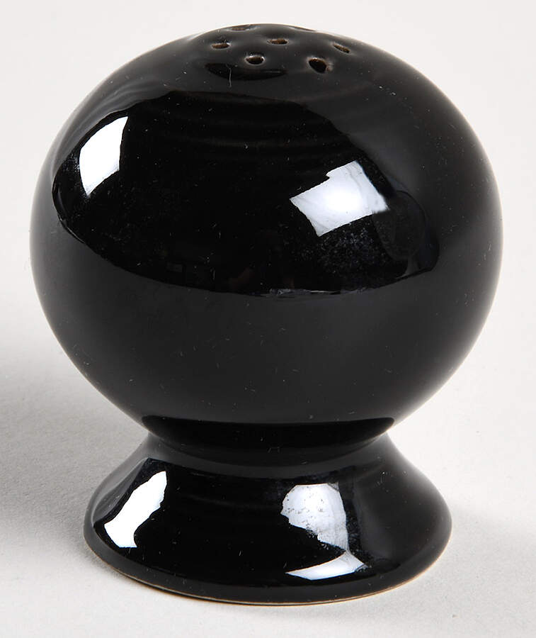 Fiesta Black (Intro 1986) Pepper Shaker by Homer Laughlin -1