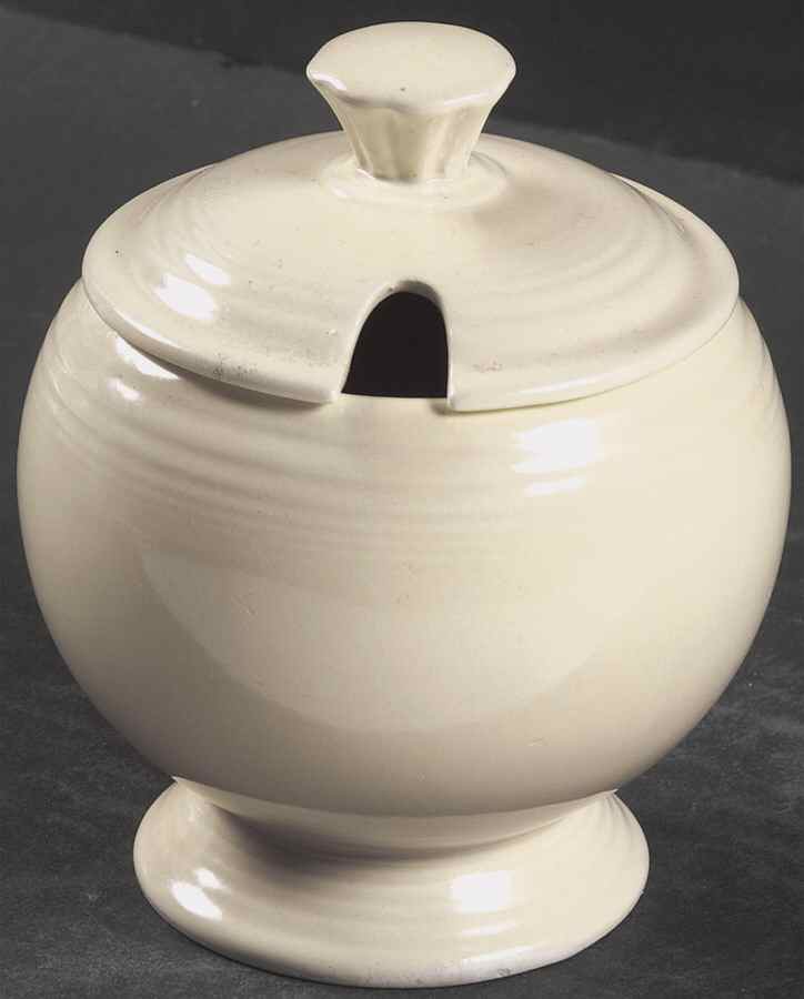 Fiesta Old Ivory (Cream) Marmalade & Lid by Homer Laughlin -1
