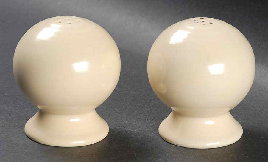 Fiesta Old Ivory (Cream) Salt & Pepper Set by Homer Laughlin -1