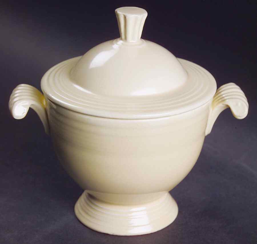 Fiesta Old Ivory (Cream) Sugar Bowl & Lid by Homer Laughlin -1