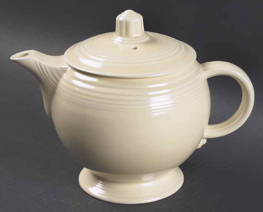 Fiesta Old Ivory (Cream) Teapot & Lid by Homer Laughlin -1